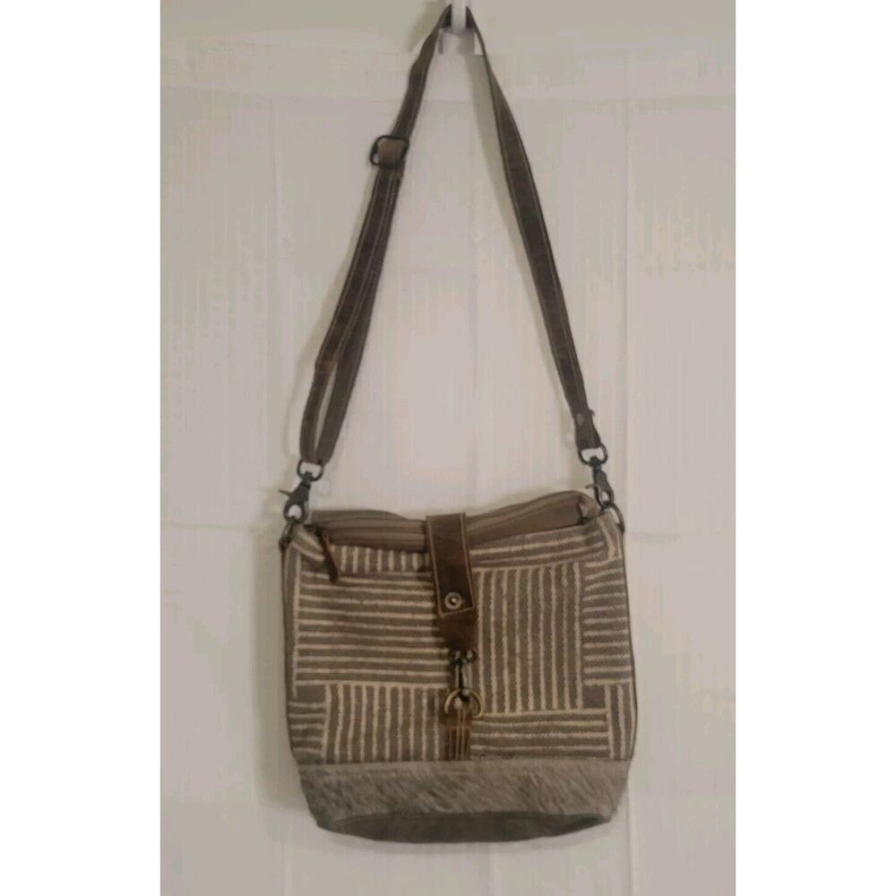 Myra Good Wave hobo bag. Adjustable Neutral colors buffalo leather minimalist